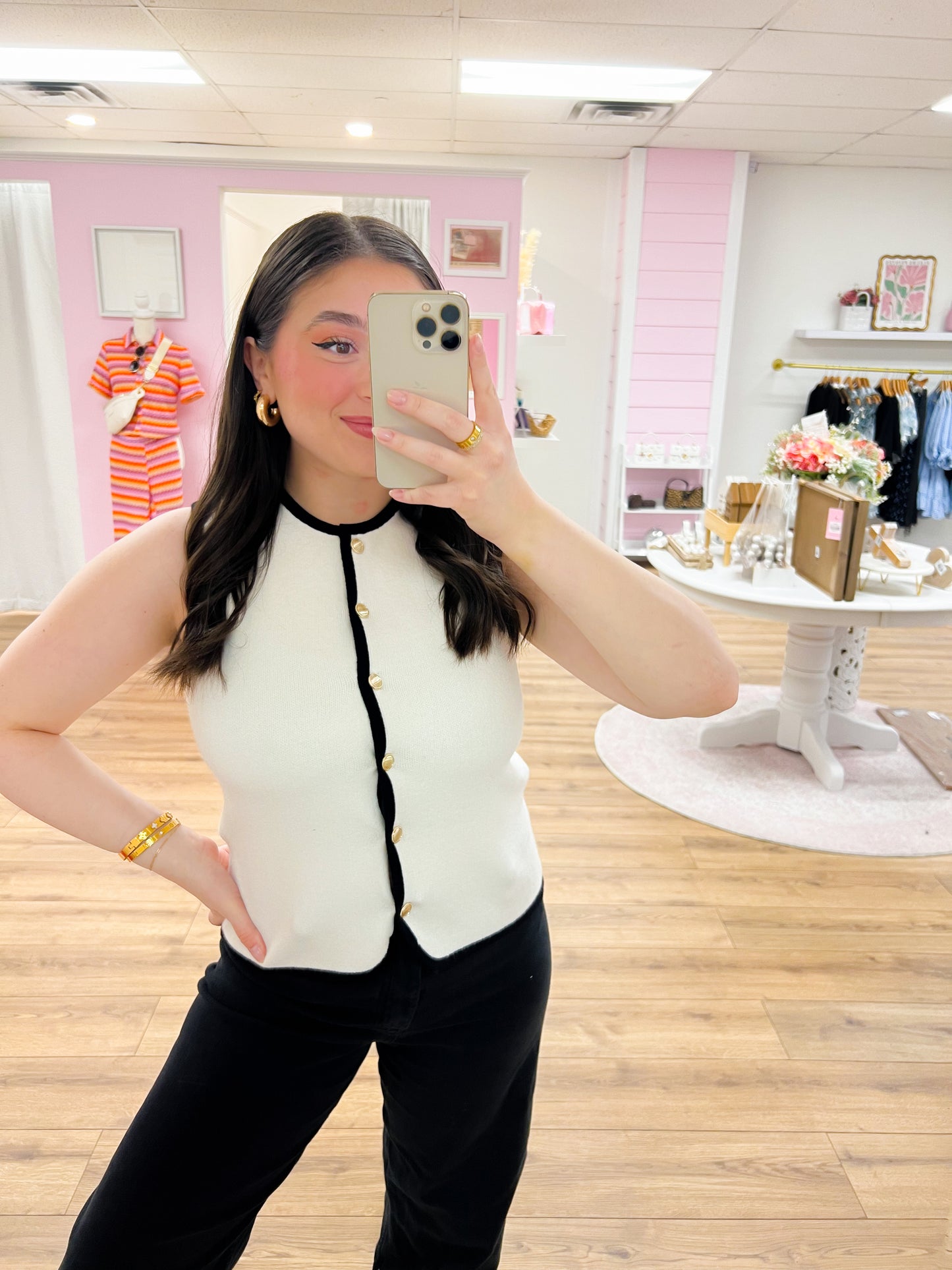 All About The Contrast Tank