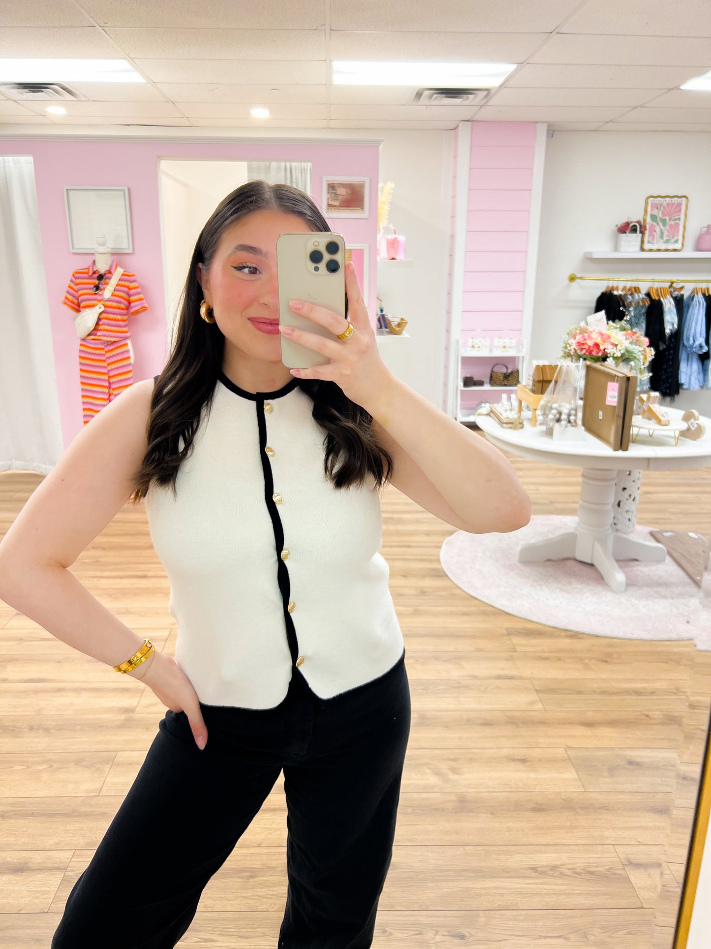 All About The Contrast Tank