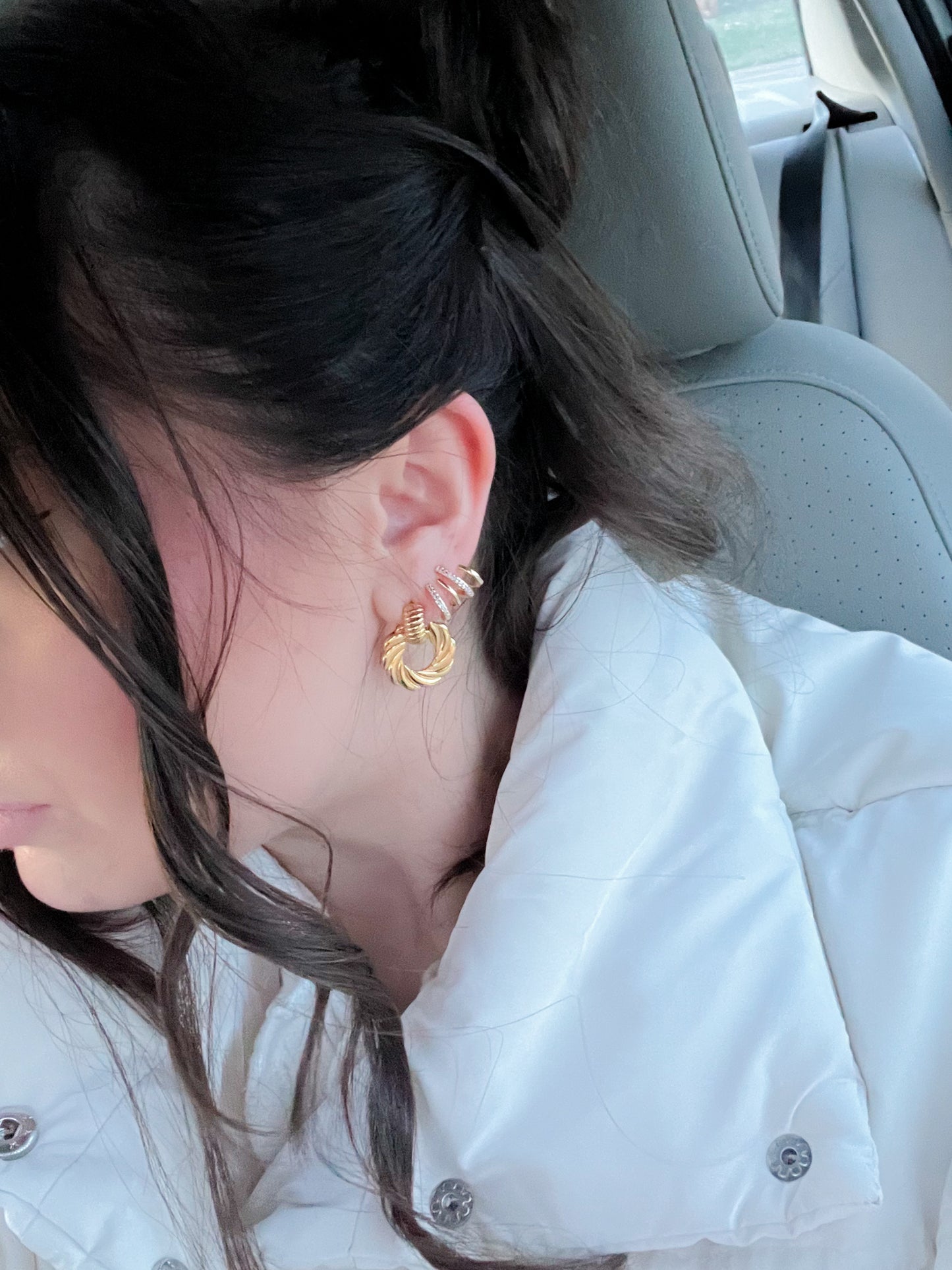 just that girl post earrings - gold